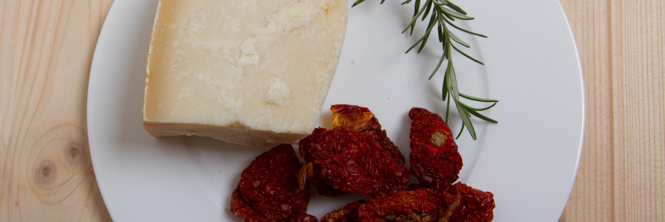 Käse und getrocknete Tomaten_Erzbistum Köln - Laura Thomas_Frei mit Nennung Copyright
